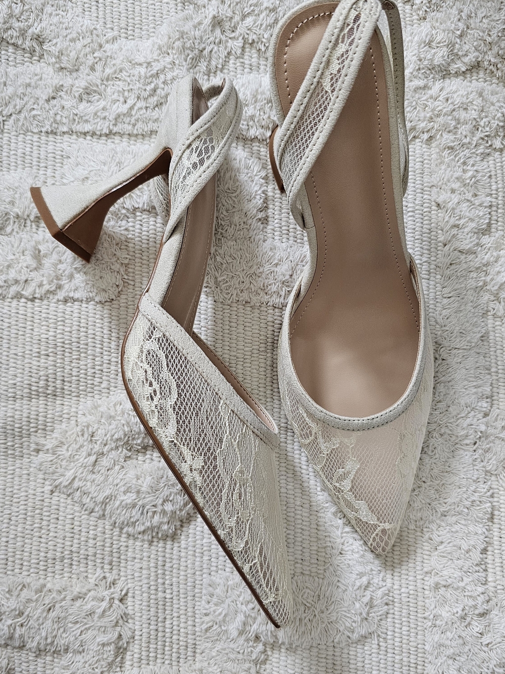 Elegant Women's Lace Pointed-Toe Slingback Heels in Ivory